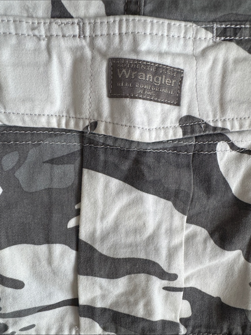 Wrangler Gray & White Camo Cargo Shorts, Size:36 - Picture 2 of 6